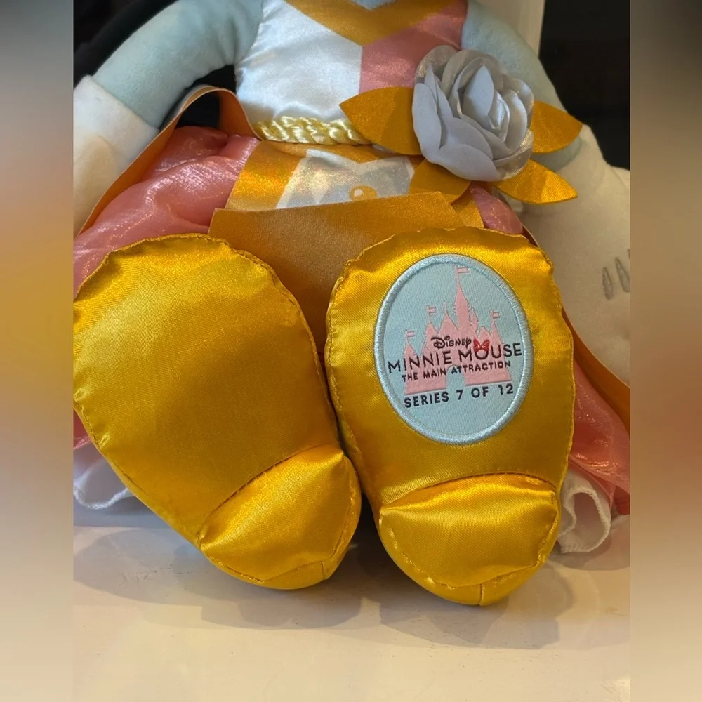 NWT Disney’s Main Attraction Stuffed Animal. King Arthur’s Court Minnie Mouse.